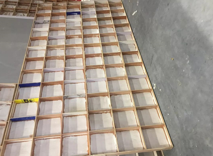 北京展會搭建設(shè)計中展臺板墻結(jié)構(gòu)如何制作的？